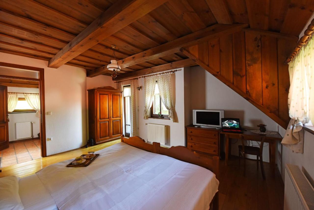 Domacija Seruga Countryside Hotel Novo Mesto Bagian luar foto