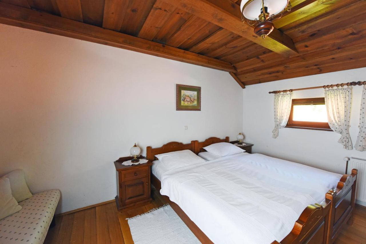Domacija Seruga Countryside Hotel Novo Mesto Bagian luar foto